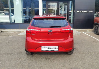Подержанный автомобиль Kia Rio Hatchback 2014 года (6 фото)