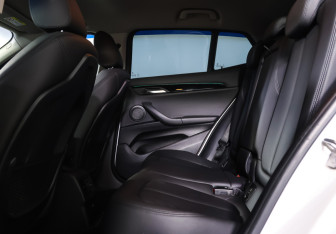 Подержанный автомобиль BMW X2 2019 года (12 фото)