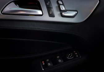 Подержанный автомобиль Mercedes-Benz GLE 2015 года (19 фото)