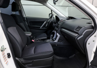 Подержанный автомобиль Subaru Forester Suv 2014 года (10 фото)