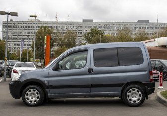 Подержанный автомобиль Peugeot Partner 2007 года (8 фото)