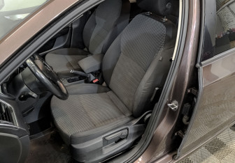 Подержанный автомобиль Skoda Octavia Liftback 2014 года (20 фото)