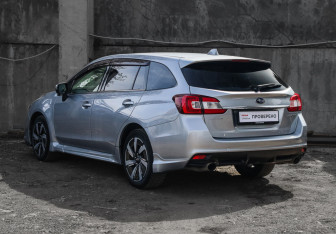 Подержанный автомобиль Subaru Levorg 2015 года (6 фото)