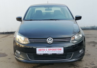 Подержанный автомобиль Volkswagen Polo Sedan 2013 года (2 фото)