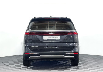 Подержанный автомобиль Kia Carnival 2021 года (6 фото)