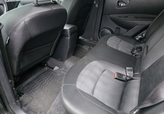 Подержанный автомобиль Nissan Qashqai 2012 года (10 фото)