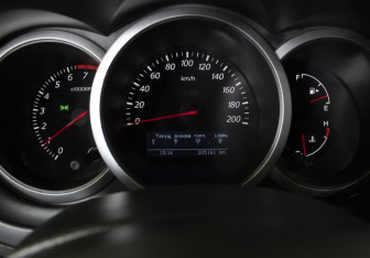 Подержанный автомобиль Suzuki Grand Vitara 2008 года (11 фото)