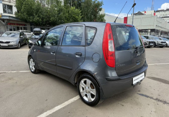 Подержанный автомобиль Mitsubishi Colt Hatchback 2007 года (7 фото)
