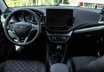 Подержанный автомобиль LADA (ВАЗ) Vesta Sedan 2017 года (10 фото)