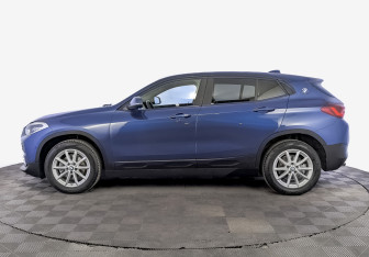 Подержанный автомобиль BMW X2 2022 года (8 фото)