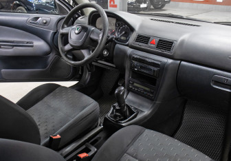 Подержанный автомобиль Skoda Octavia Liftback 2010 года (11 фото)