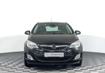 Подержанный автомобиль Opel Astra Hatchback 2011 года (2 фото)