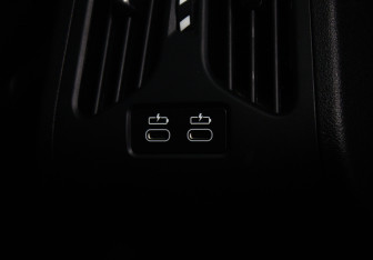 Подержанный автомобиль BMW X1 2024 года (15 фото)