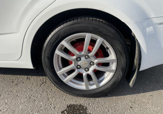 Подержанный автомобиль Chevrolet Aveo Sedan 2014 года (9 фото)
