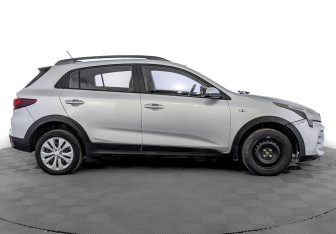 Подержанный автомобиль Kia Rio Hatchback 2021 года (4 фото)