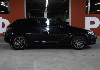 Подержанный автомобиль Opel Astra Hatchback 2013 года (4 фото)