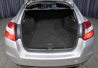 Подержанный автомобиль Honda Crosstour 2011 года (10 фото)