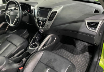 Подержанный автомобиль Hyundai Veloster 2013 года (9 фото)
