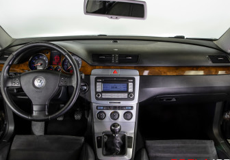 Подержанный автомобиль Volkswagen Passat Sedan 2008 года (11 фото)