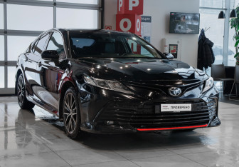 Подержанный автомобиль Toyota Camry Sedan 2021 года (3 фото)