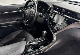 Подержанный автомобиль Toyota Camry Sedan 2020 года (8 фото)