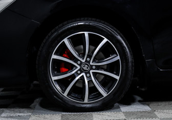 Подержанный автомобиль Toyota Camry Sedan 2016 года (15 фото)