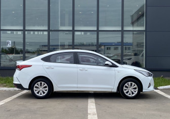 Подержанный автомобиль Hyundai Solaris Sedan 2020 года (4 фото)