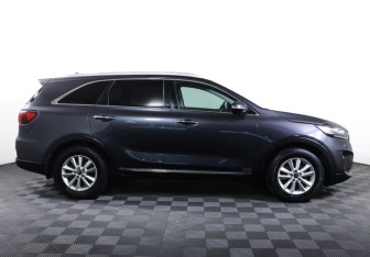 Подержанный автомобиль Kia Sorento 2019 года (4 фото)