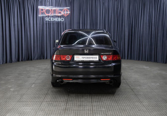 Подержанный автомобиль Honda Accord Sedan 2007 года (6 фото)