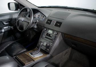Подержанный автомобиль Volvo XC90 2009 года (9 фото)
