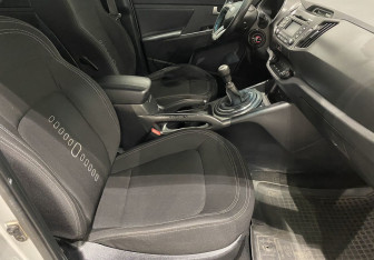 Подержанный автомобиль Kia Sportage 2013 года (9 фото)