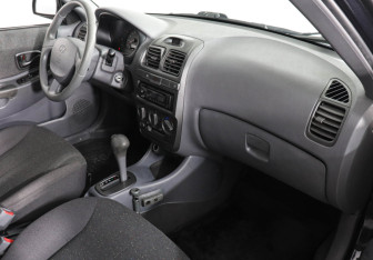 Подержанный автомобиль Hyundai Accent Sedan 2005 года (6 фото)