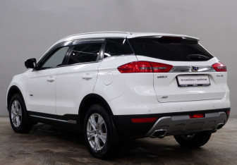 Подержанный автомобиль Geely Atlas 2018 года (5 фото)