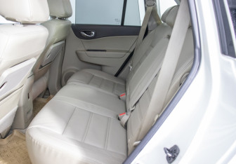 Подержанный автомобиль Renault Koleos 2013 года (11 фото)