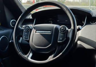 Подержанный автомобиль Land Rover Range Rover Sport 2016 года (14 фото)