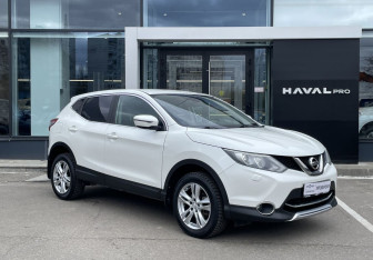 Подержанный автомобиль Nissan Qashqai 2014 года (3 фото)