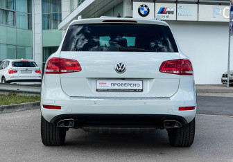 Подержанный автомобиль Volkswagen Touareg 2014 года (5 фото)