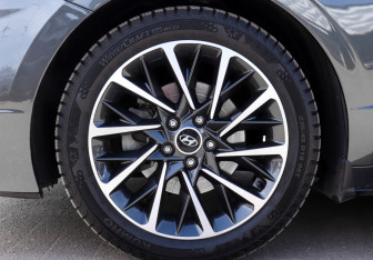 Подержанный автомобиль Hyundai Sonata 2022 года (25 фото)