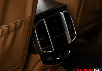 Подержанный автомобиль Porsche Cayenne 2014 года (18 фото)