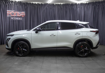 Подержанный автомобиль Omoda C5 2024 года (8 фото)