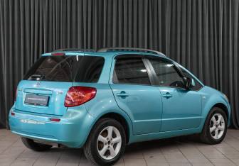 Подержанный автомобиль Suzuki SX4 Hatchback 2008 года (4 фото)