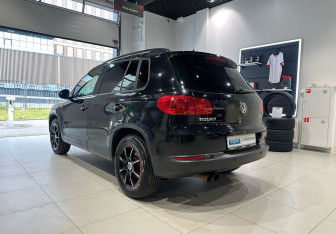 Подержанный автомобиль Volkswagen Tiguan 2013 года (6 фото)