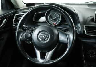 Подержанный автомобиль Mazda 3 Hatchback 2014 года (10 фото)