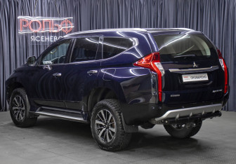 Подержанный автомобиль Mitsubishi Pajero Sport 2020 года (7 фото)