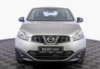Подержанный автомобиль Nissan Qashqai 2012 года (2 фото)