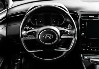 Подержанный автомобиль Hyundai Tucson 2021 года (8 фото)
