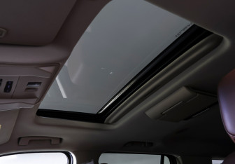 Подержанный автомобиль Cadillac Escalade Suv 2019 года (23 фото)