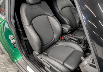 Подержанный автомобиль MINI Hatch 2021 года (23 фото)