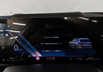 Подержанный автомобиль BMW X5 2025 года (13 фото)