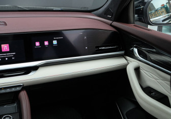 Подержанный автомобиль Geely Monjaro 2023 года (12 фото)